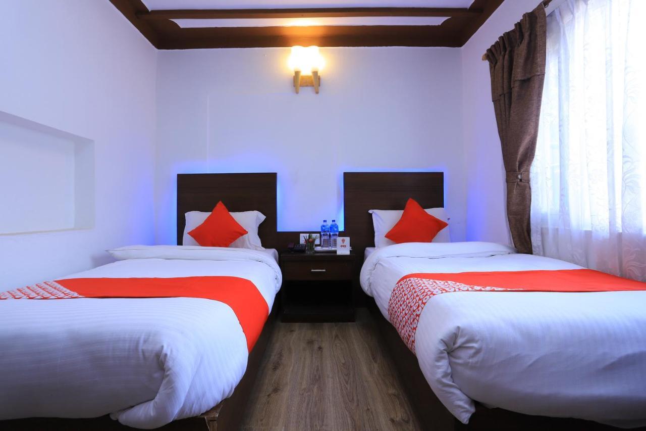 Oyo 591 Hotel Blue Moon Dharampur Esterno foto