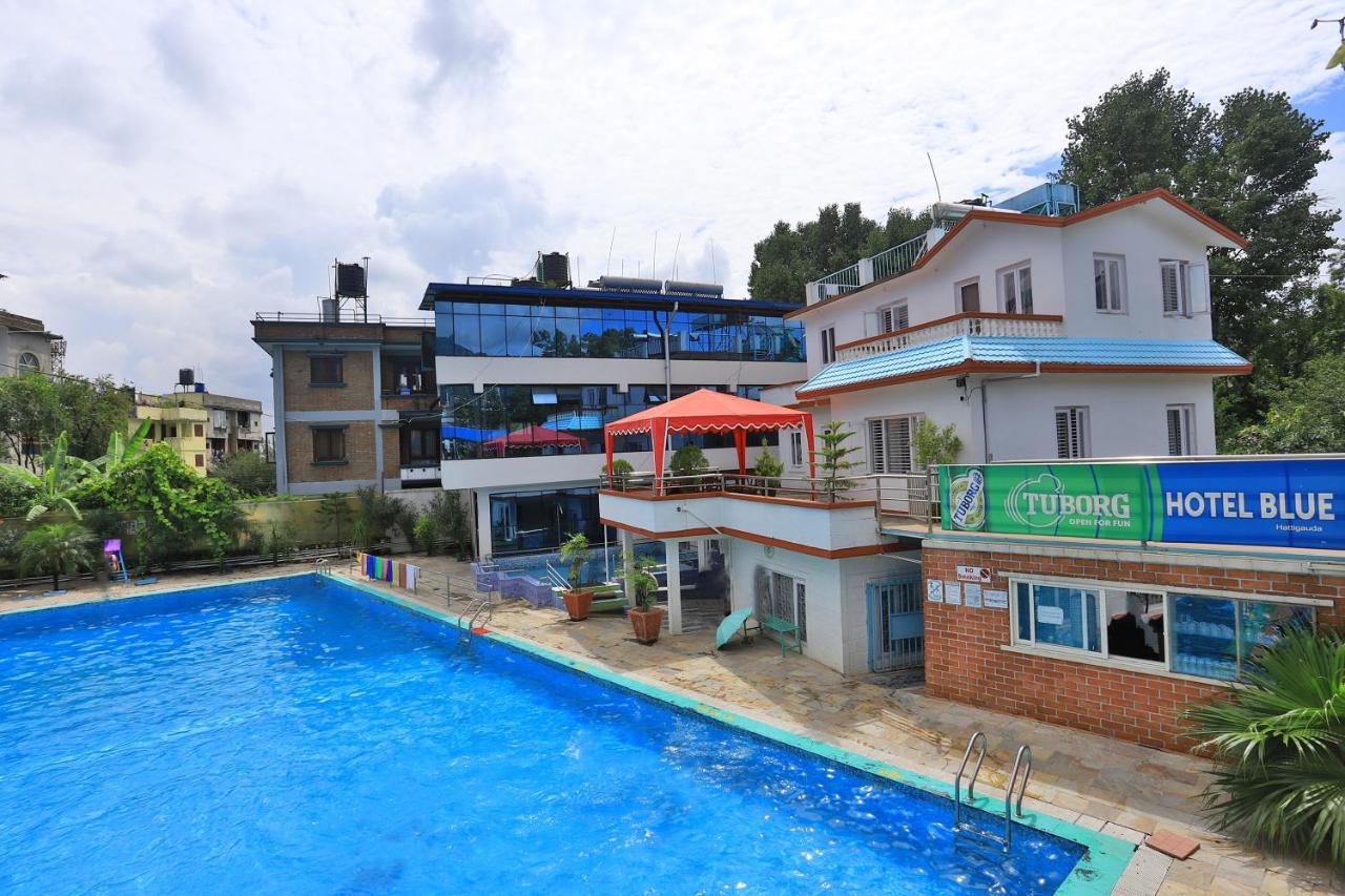 Oyo 591 Hotel Blue Moon Dharampur Esterno foto