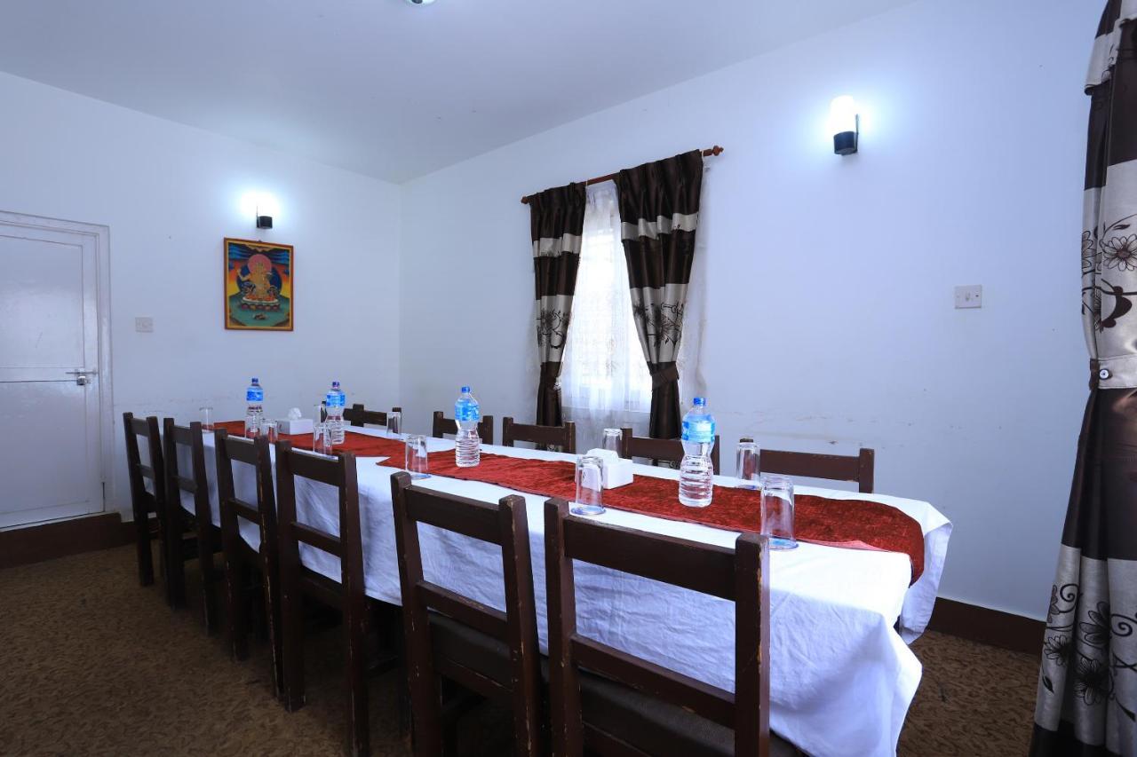 Oyo 591 Hotel Blue Moon Dharampur Esterno foto
